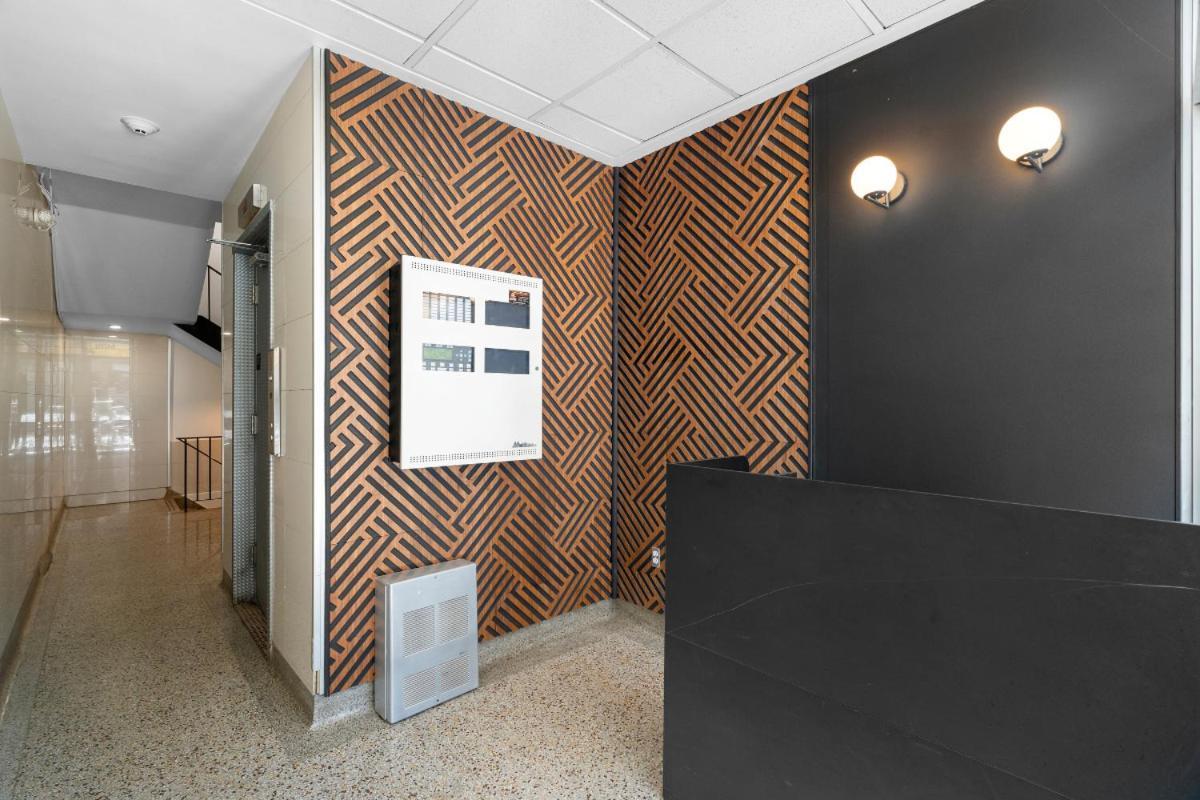 Hotel Laurence Montreal Exterior photo